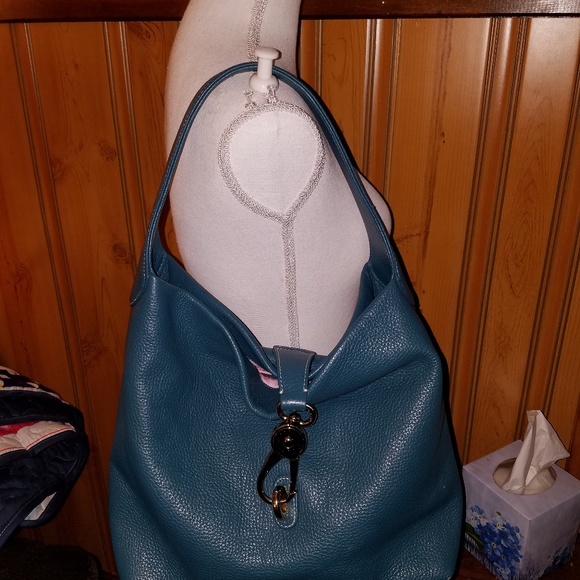 Dooney & Bourke Handbags - DOONEY BOURKE XL PEBBLED CLIP LOCK HOBO & WALLET